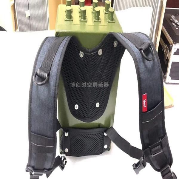 High-power UAV jammer backpack UAV drives away jamming equipment