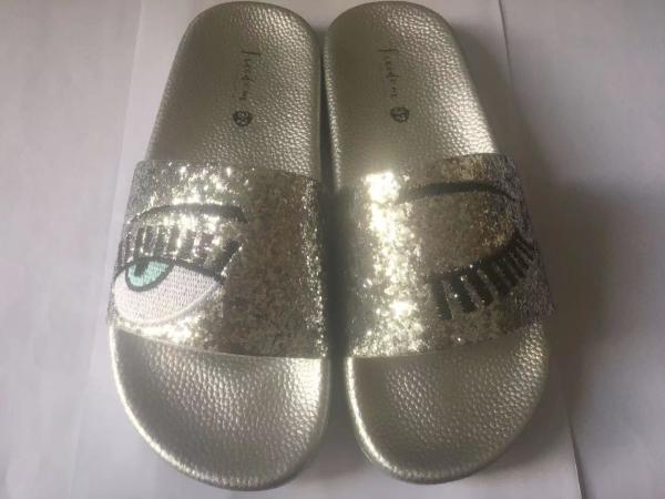 Adult Slip On Outdoor Slippers Light Weight Durable For Sale