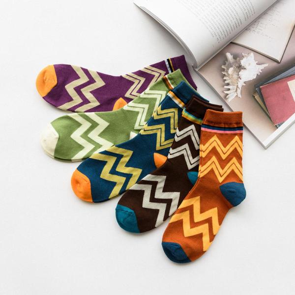 Cheap High Quality Japanese Harajuku Socks Wavy Type Crew Length Girl Fashion Socks