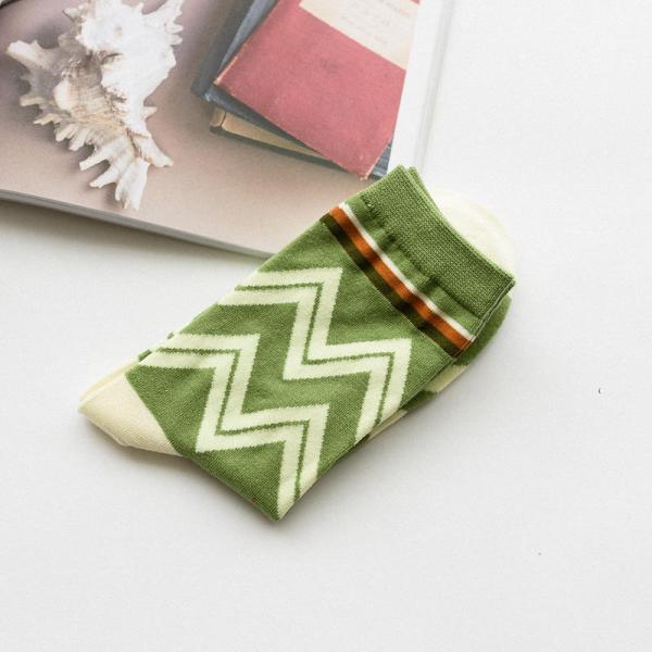 Cheap High Quality Japanese Harajuku Socks Wavy Type Crew Length Girl Fashion Socks