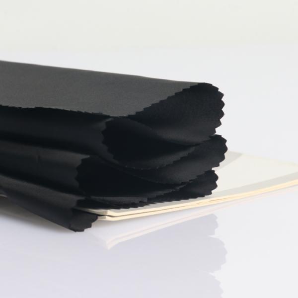 Making fabrics for casual wear sportswear and children's wear for LINING Sustainable fabrics 100% RPET taffeta factory
