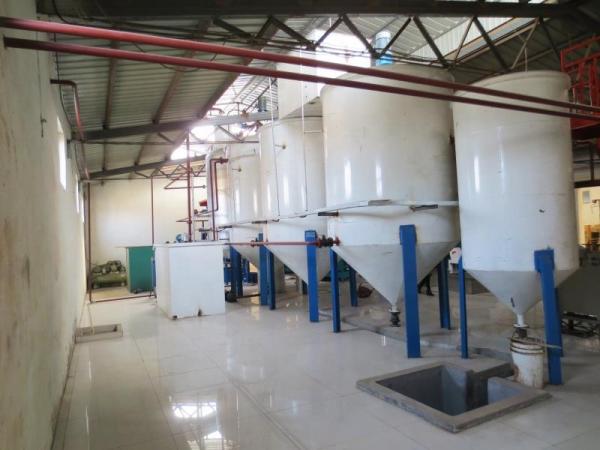 High Quality Dewaxing And Decoloring Coconut Oil Refinery Machine Easy To Use