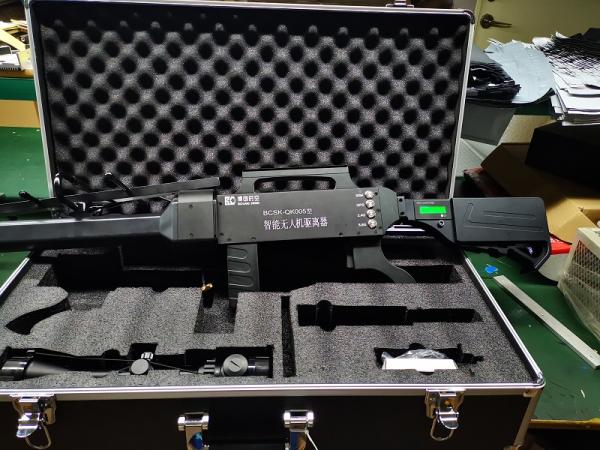 UAV anti system equipment 1500m one key drive from forced landing return UAV jammer