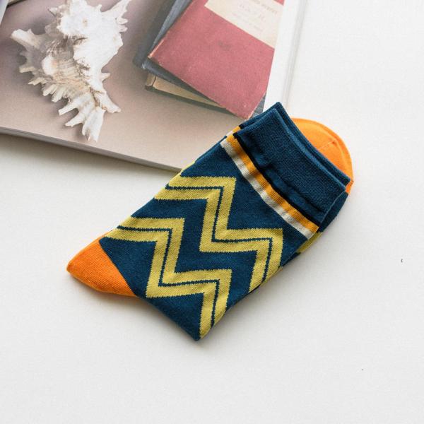 Cheap High Quality Japanese Harajuku Socks Wavy Type Crew Length Girl Fashion Socks