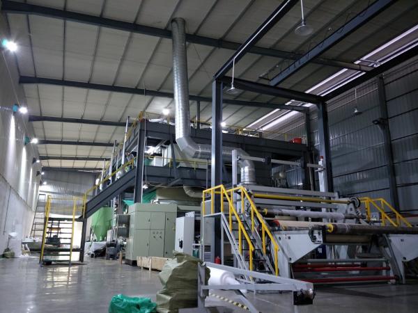 High Efficiency PP Non Woven Fabric Making Machine Jinxin Ss-1600