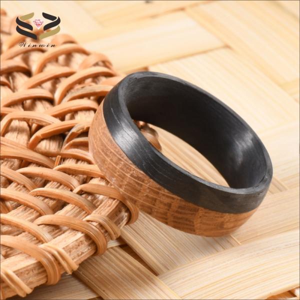 Cúpula de la boda Anillo de fibra de carbono negro Barril de whisky natural carbonizado de madera con incrustaciones para hombres