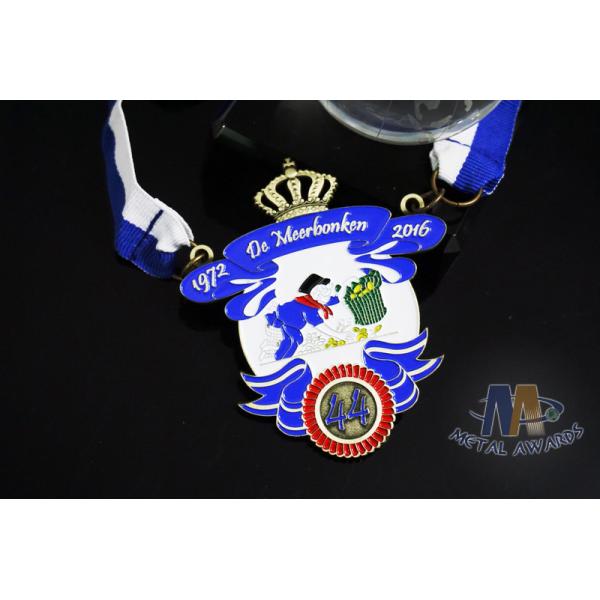 Durable Custom Insert Medals , Crown Awards Medals Antique Silver Plating
