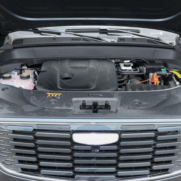 Geely Xingyue L 2023 4WD SUV Flagship Edition com sistema de travagem 4WD 4745*1860*1745