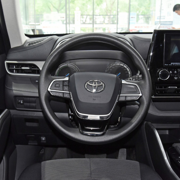 Популярная версия 2022 элиты мест спаренного двигателя 2.5L 4WD 7 горца Тойота подержанных автомобилей