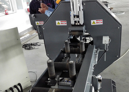 220V 1.1kw Electric Horizontal Orbital Stretch Wrapper For Aluminum Profile