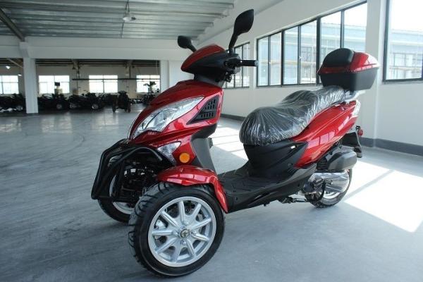 Tri Wheel Motorcycle 150cc Tração nas rodas traseiras com Kit de Equilíbrio nas rodas dianteiras