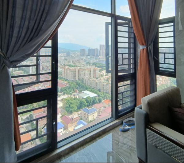 Aluminum Frame Swing Out Windows Customized With Tempered Insulated Glass