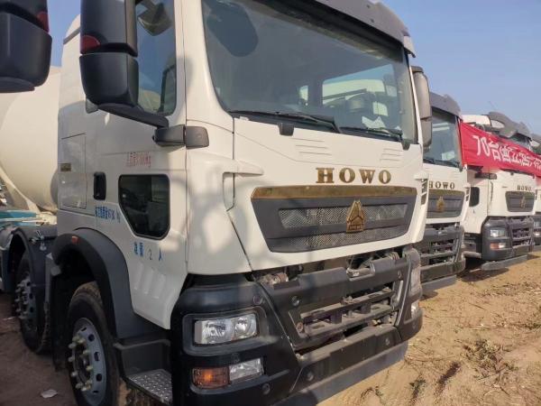 Energy Efficient Mobile Concrete Mixer Lorry 12cbm For Concrete Mixing 300-400HP