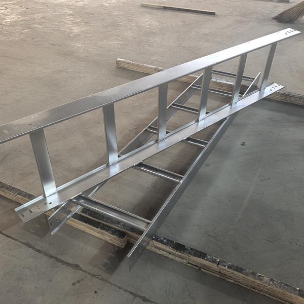 Ladder Rung Galvanised Steel Trough Type Cable Tray 3m-6m Length For Industrial And Heavy Duty