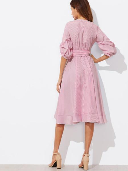 Vestido recolhido assimétrico das riscas do envoltório da sobrepeliz da luva para mulheres