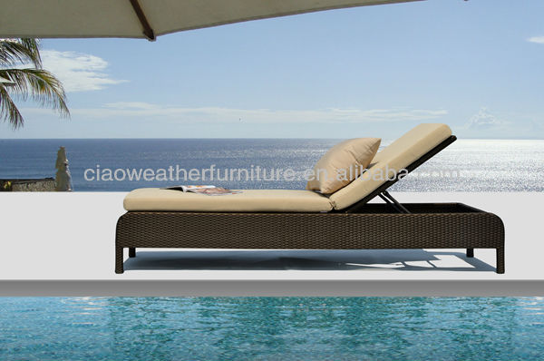 Chaise de luge de piscine Meubles extérieurs de luxe pour une détente ultime au bord de la piscine