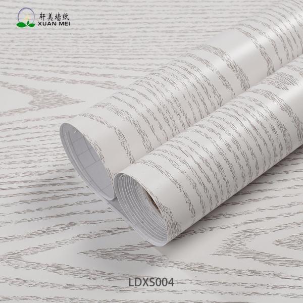 Film autoadhésif à grains de bois très brillants en PVC pour la rénovation de meubles