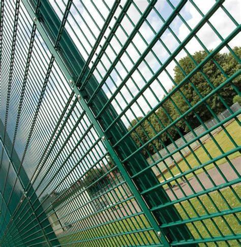 ISO9001 868 Welded Metal Fence Powder Coated Wire Fencing 50*150mm