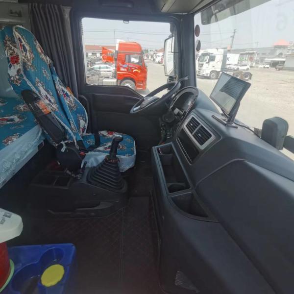 Heavy Duty Towing Truck with Air Suspension Seat and Power Assistance Steering System