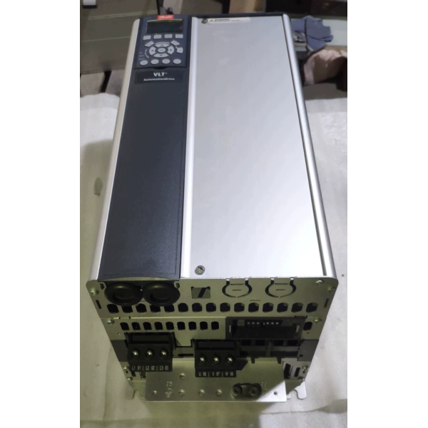 Original New Danfoss VFD  Frequency Inverter AC Motor Variable Frequency Driver FC-302P18KT5E20 3 Phase 380V IP20