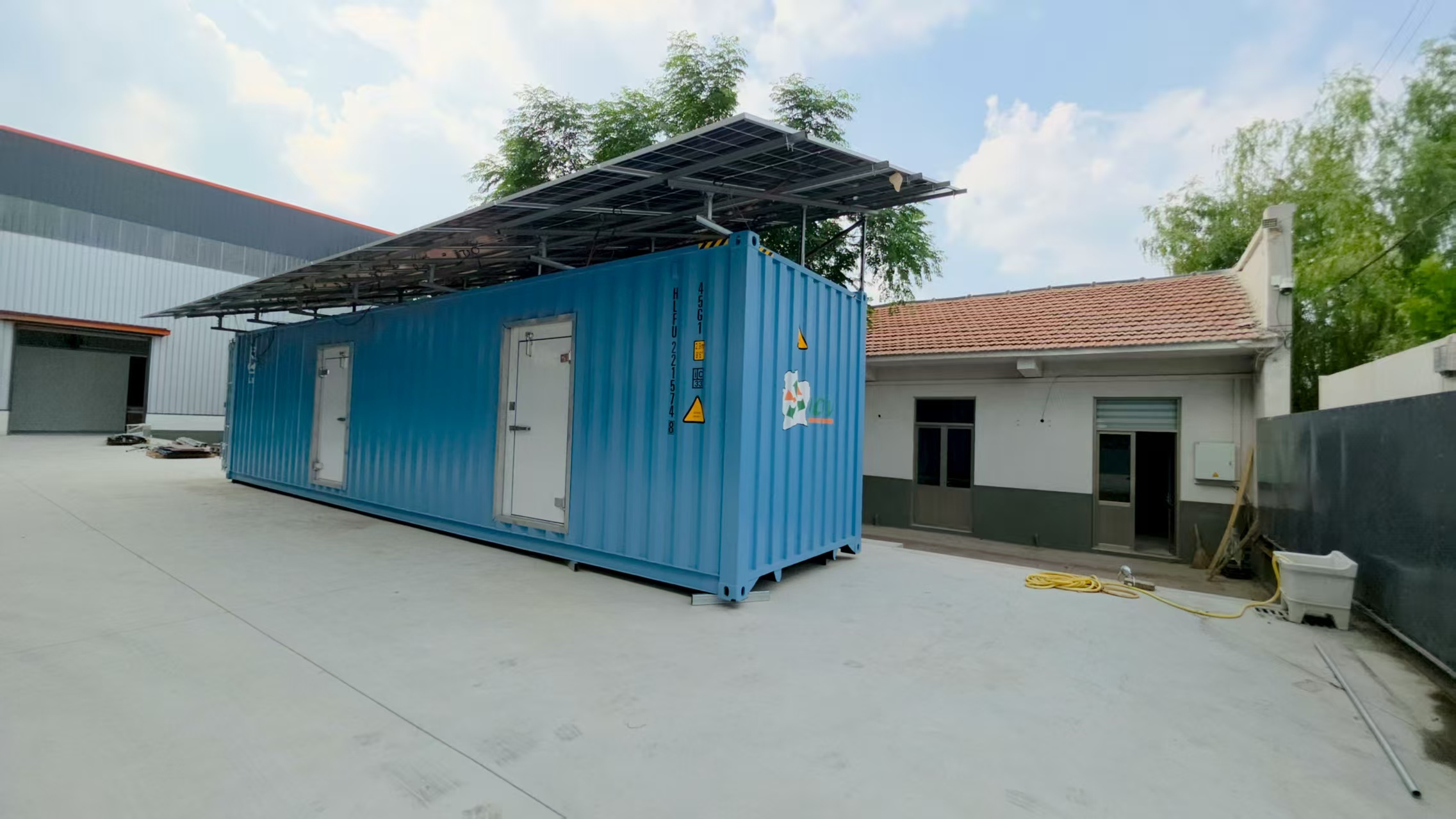 Solar Powered Cold Room with Zero Electricity Self Powered Operation and Minimal Infrastructure Investment