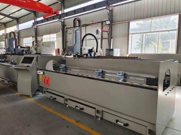 perfuração do CNC de 2500mm e máquina de trituração para o alumínio de alumínio da indústria da mobília