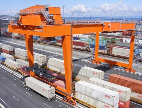 U Type Rail Gantry Double Girder Goliath Crane For Lifting Container