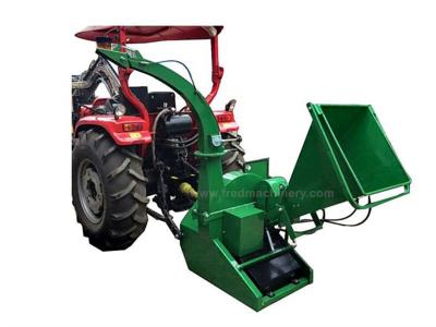 16L Hydraulic Oil Tank Tractor Wood Chipper With Shear Bolt PTO Shaft