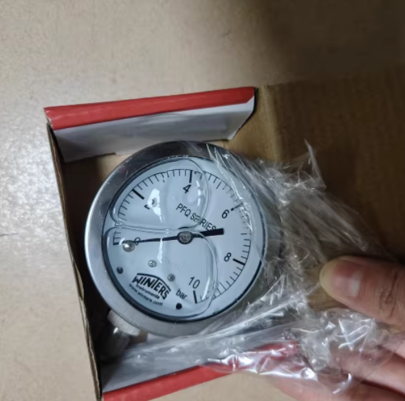 WINTERS PFQ-25 63mm Dial Size Industrial Pressure Gauge with AISI 304 Stainless Steel and 5-Year Warranty