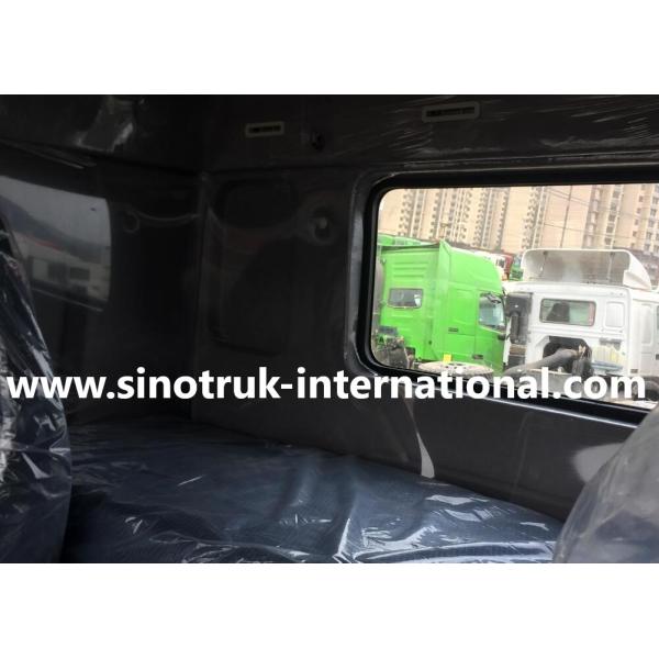 371HP SINOTRUK HOWO 6x4 RHD Tractor Truck ZZ4257S3241W