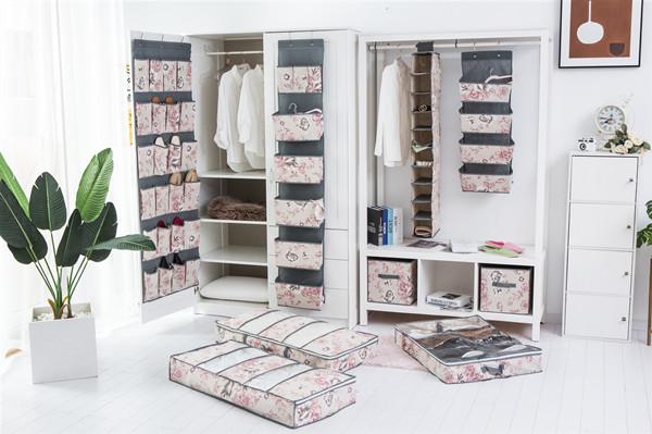 Organizador acolhedor do teste padrão da flor, compartimento 12 sob o organizador da sapata da cama