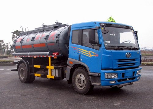 соотечественник тележки бака 24700L FAW 4X2 жидкостный химический III BF6M1013-26E3/203