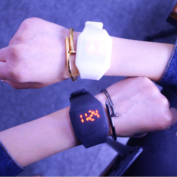 Silicone Band Fashion LED Digital Watch LED Time Showing Promotional Christmas Gift