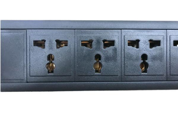 Universal Type Server Rack Power Strip Signal Surge Power Surge Protection