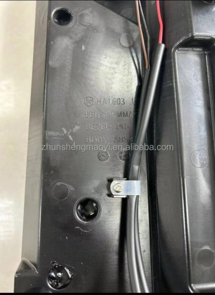 75*35*30 Kinglong Bus Spare Parts Rear Tail Light with Handle HA1603 HA1604 Included