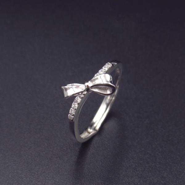 Flower Shape Silver Cubic Zirconia Rings Minimalist Style Pure 925 Silver For Little Girl