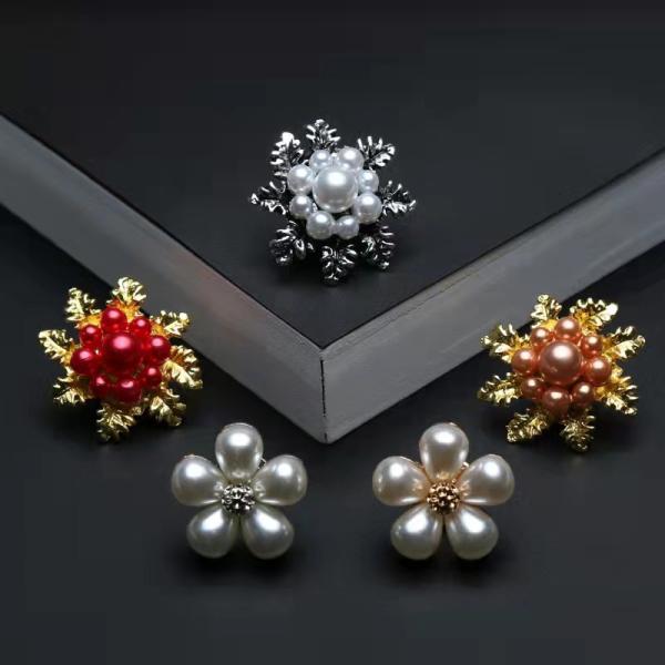 Gold Mens Diamond Cufflinks Inlaid Pearl 1.5cm×1.5cm Size OEM ODM