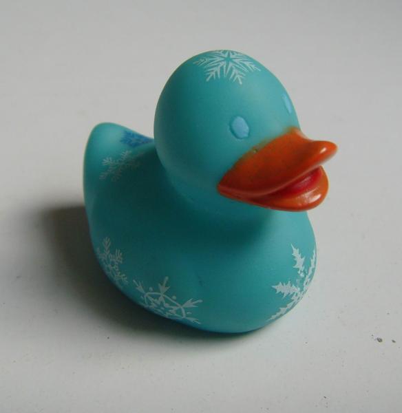 Mini Novelty Floating Mini Rubber Ducks 3cm Length For Promotional Keychain