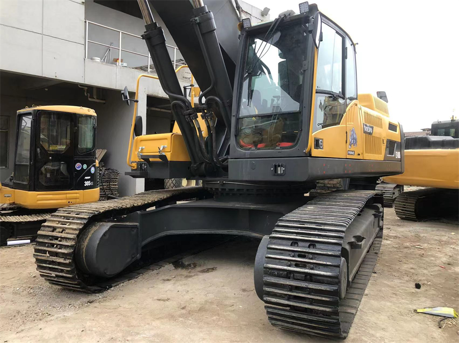 Мощное подержанное оборудование для добычи полезных ископаемых Volvo EC480DL