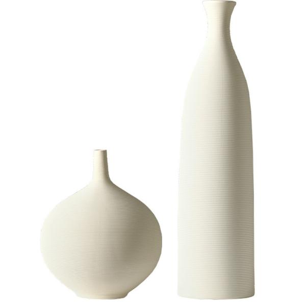 Elegant White Ceramic Vase for Dining Table Decor and Fresh Living Room Arrangements