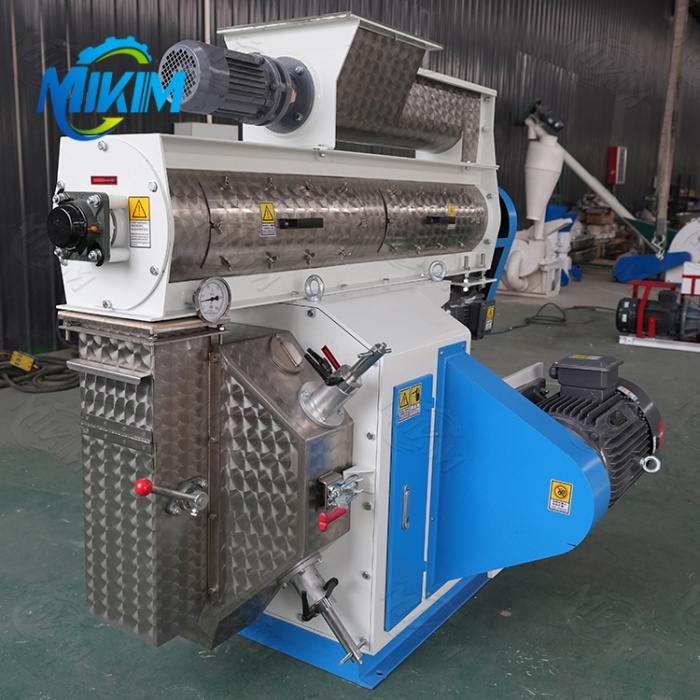 High Productivity Poultry Feed Pellet Machines 380V For Producing Nutritious Feed