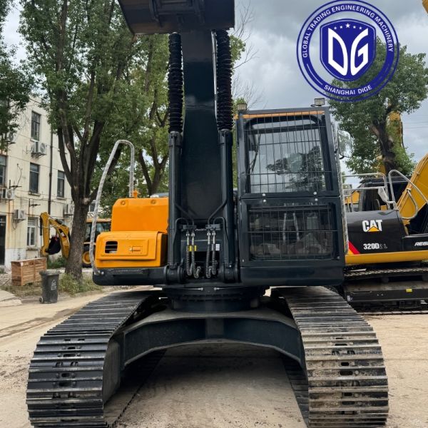 Used Hyundai HX220HD Excavator With Cummins Engine Ready To Ship To Syria
