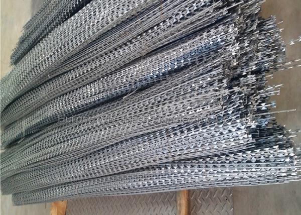 cerca de fio sanfona Galvanized Straight Lines da lâmina da lâmina de 2.5mm