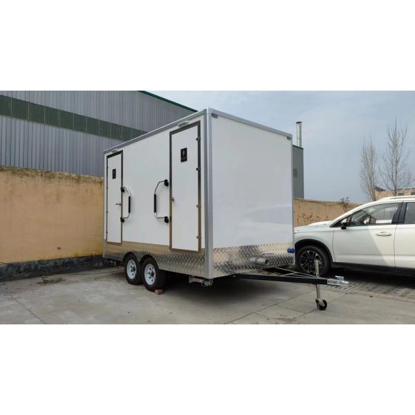 Outdoor Portable Toilet Trailer for Public Facilities 2/3 Stall Mobile Restroom