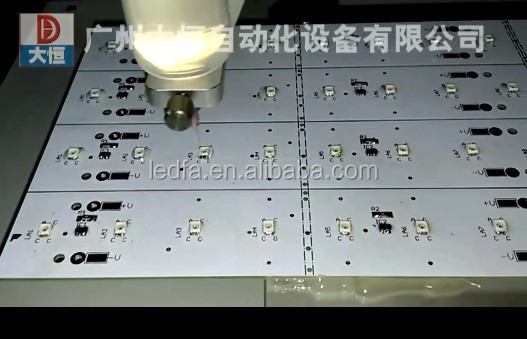 точность Маленькая клеевая распределительная машина Режим работы Кнопка или ручной терминал