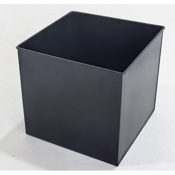 Latest Popular Garden Planter Metal Frame Weather Resistance PE Rattan Flowerpot Plant Pot