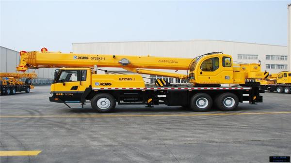 6.5m3 Bucket Largest Compact Wheel Loader For Mining Yellow Color 394kN