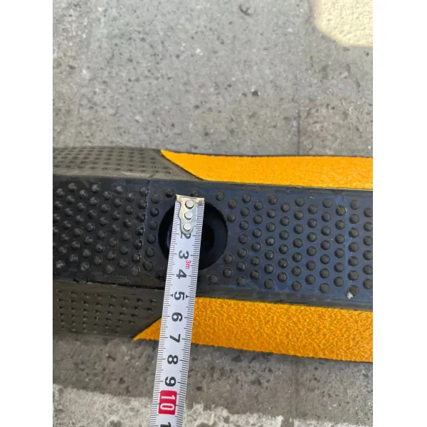 183cm Rubber Wheel Stopper Speed Bump with 10cm Height and 15kg Weight for Durable Parking Safety