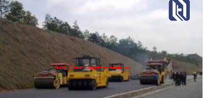 Single Drum Roller Road Maintenance Machinery  XCMG Yellow Color