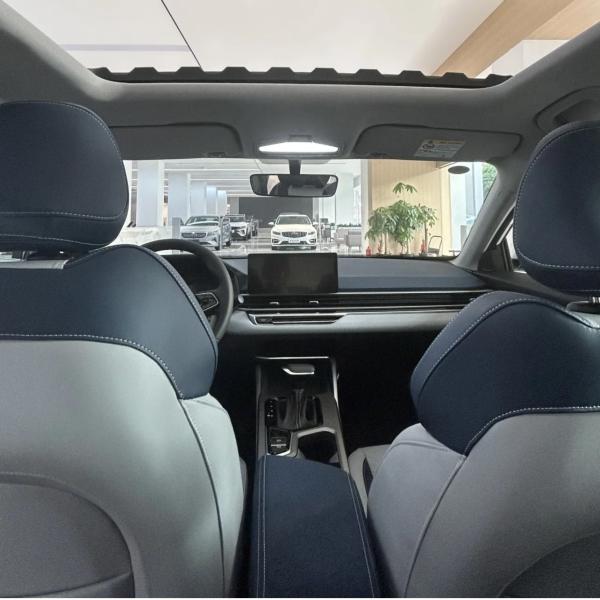 Geely Emgrand 1.5T Geely Binyue Dihao Euro IV Multi-link Suspension arrière Blanc voitures d'occasion
